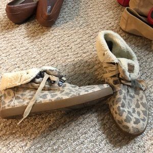 Toms fur lined shoe